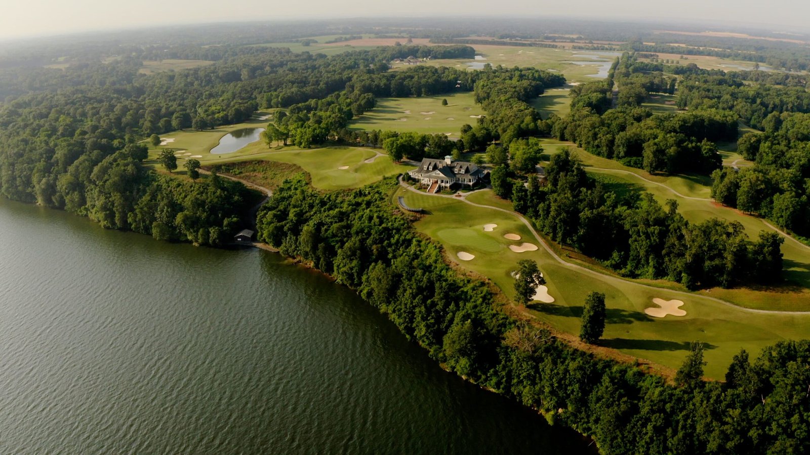 Nearby nationally-ranked Robert Trent Jones Golf Trail on Pickwick Lake.